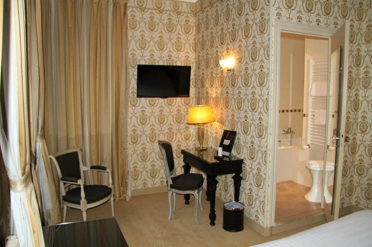 Hotel Le Regent วิลแลร์-โคทเตเรต์ ภายนอก รูปภาพ